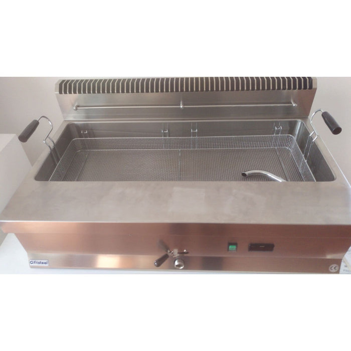 FR6105E1-15 - 15 Ltr Electric Flat Bottom Fish/Tempura/Doughnut Fryer